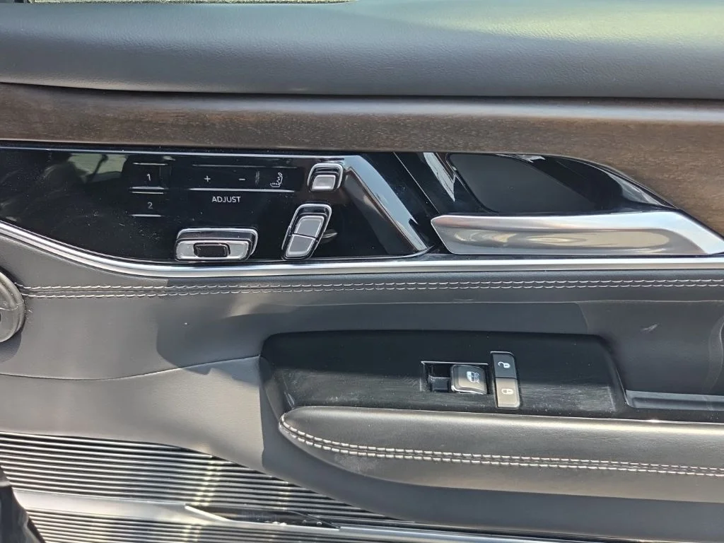 2023 Jeep Grand Wagoneer Series II - Photo 37