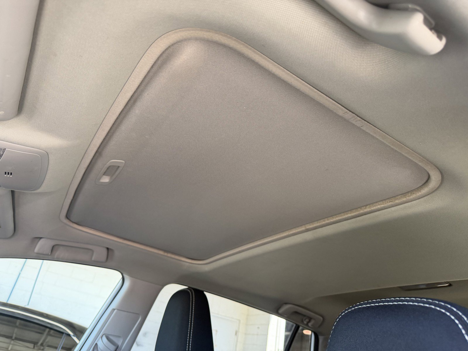 Used 2017 Super White Toyota XLE image 18
