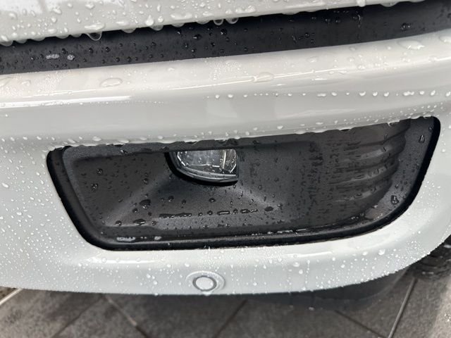 New 2026 Avalanche Ford XLT image 4