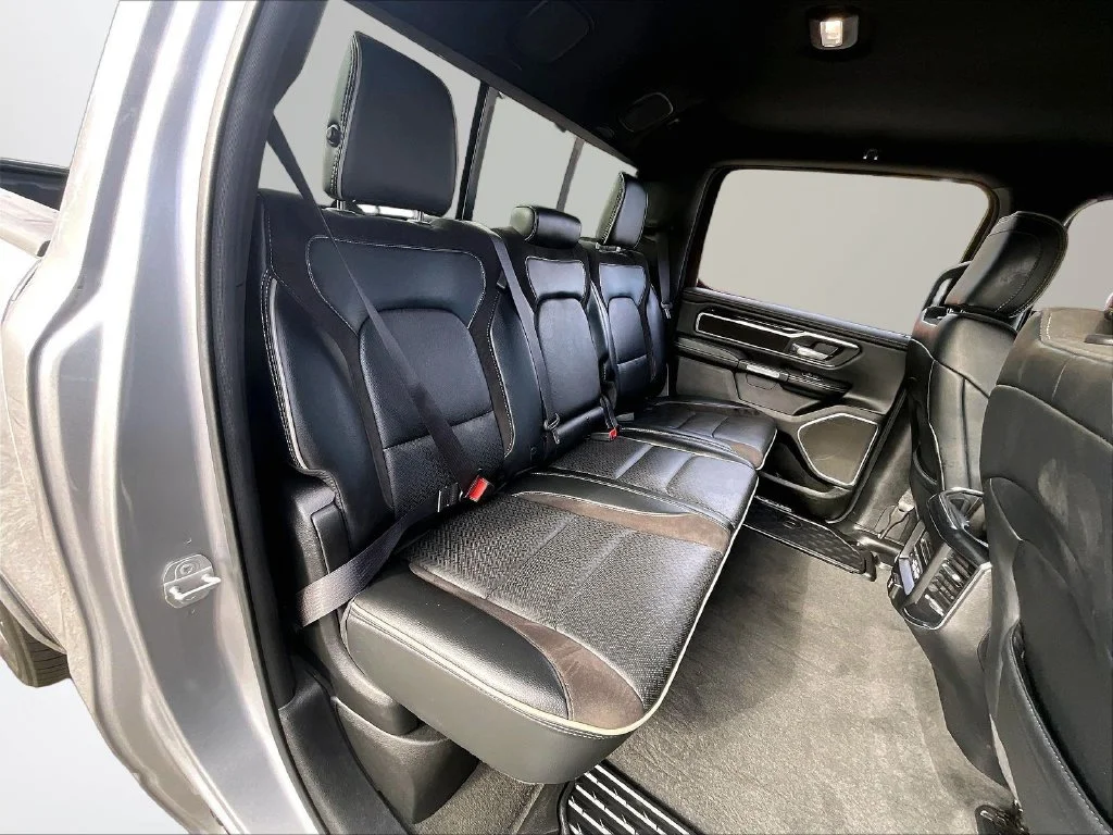 Used 2022 Silver Ram Laramie image 28