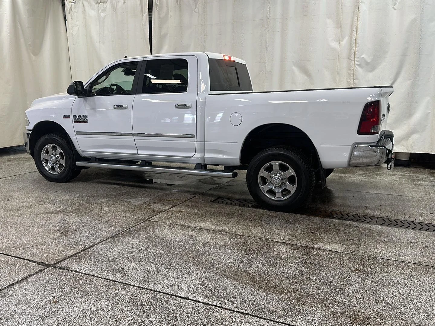 Used 2018 Bright White Clearcoat Ram Big Horn image 3