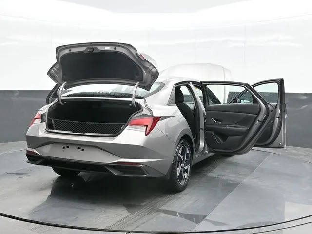 Used 2023 Silver Hyundai SEL image 29