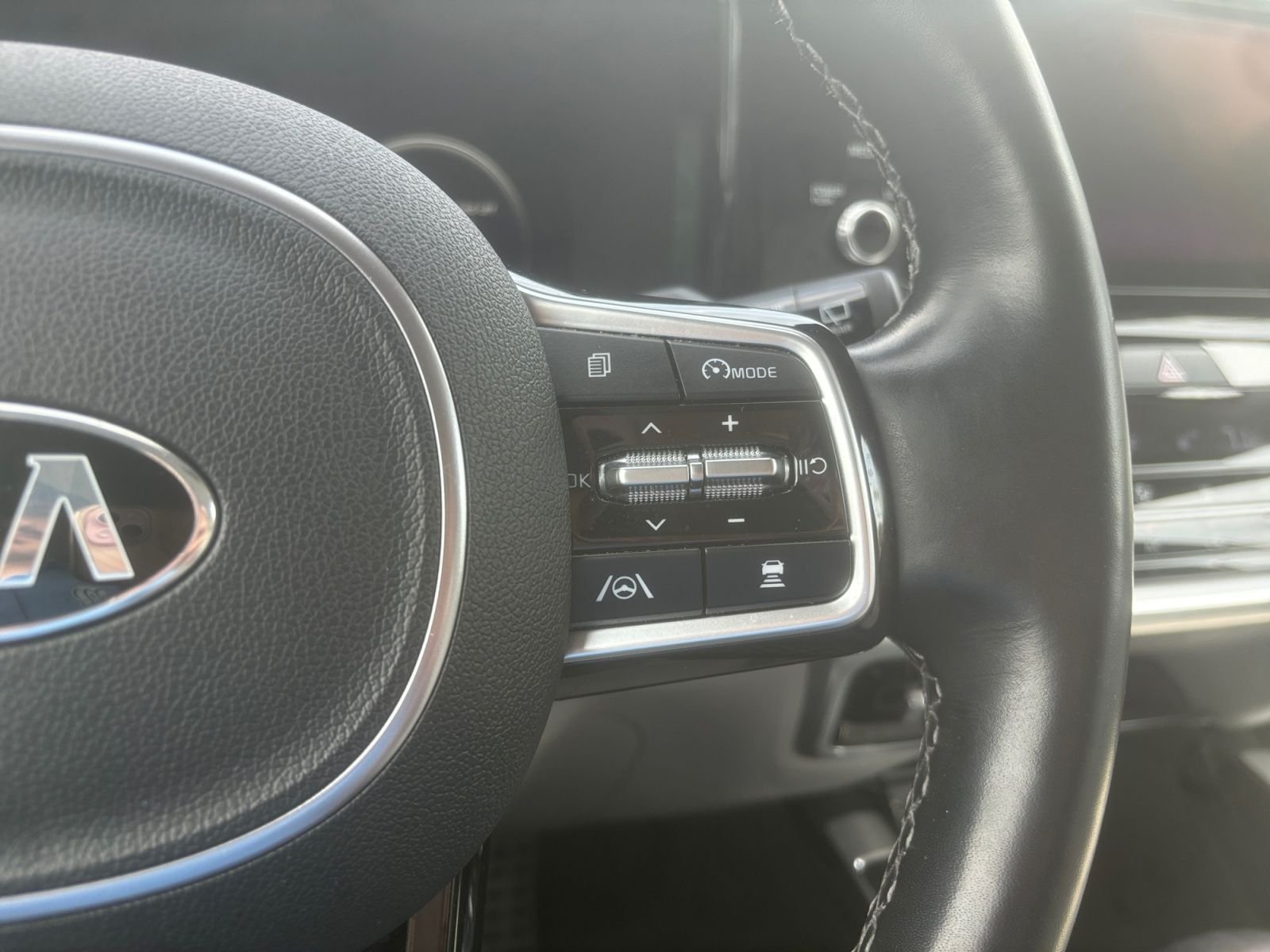 Used 2021 Silver Kia SX-Prestige image 23