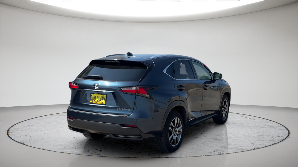 Used 2015 Blue Lexus 300h image 10