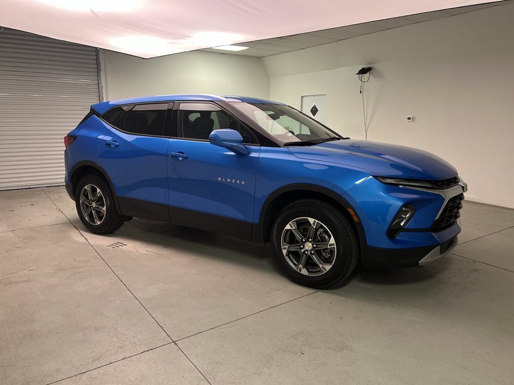 2025 Chevrolet Blazer 2LT - Photo 2