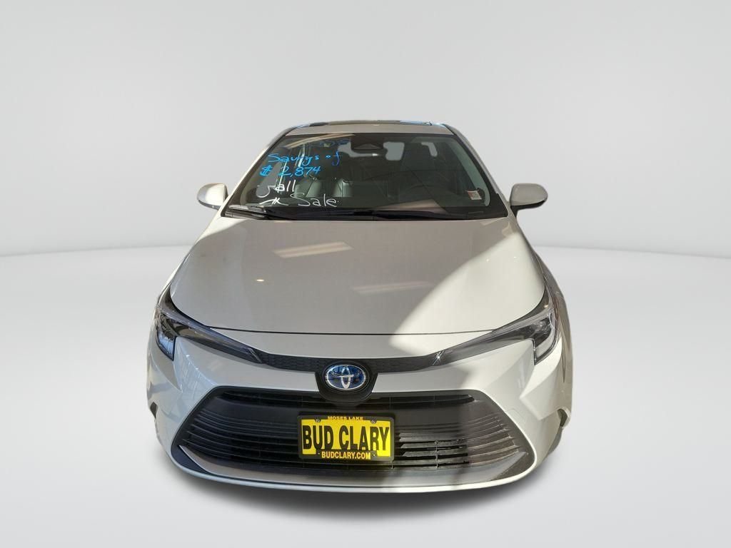2025 Toyota Corolla XLE - Photo 9