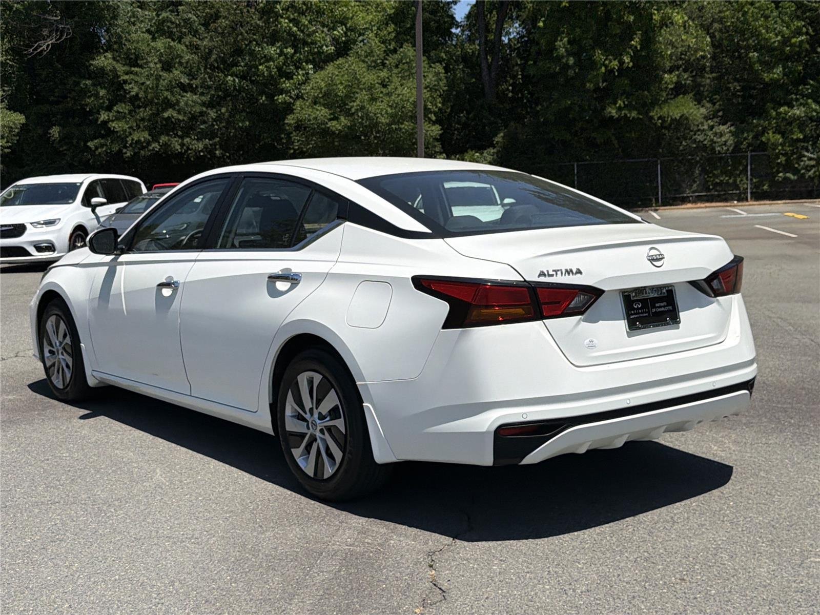 Used 2023 Glacier White Nissan 2.5 S image 22