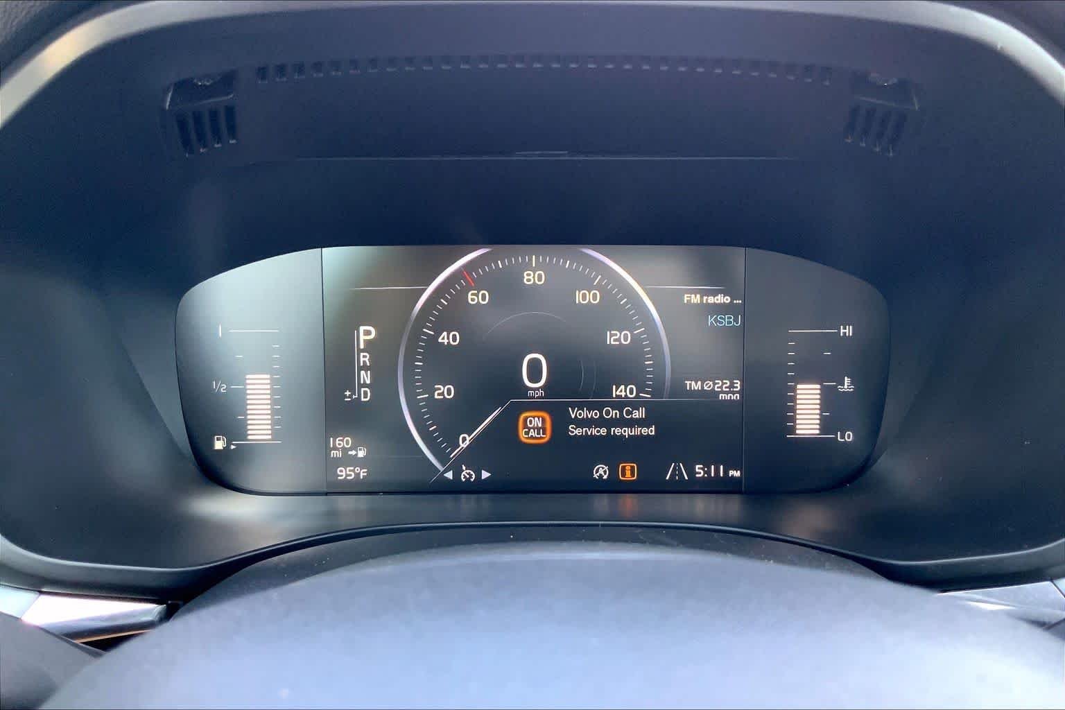 Used 2018 Denim Blue Metallic Volvo Momentum image 4