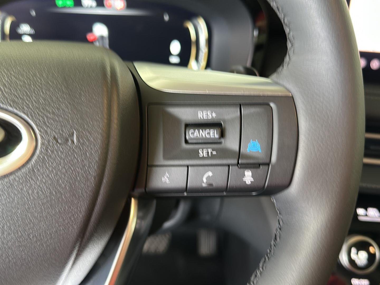Used 2026 Mineral Black INFINITI LUXE image 28
