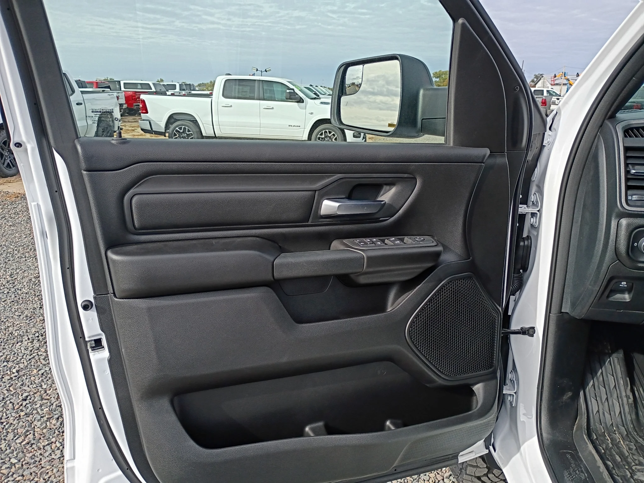 New 2027 Bright White Clear-Coat Exterior Paint RAM Warlock image 20