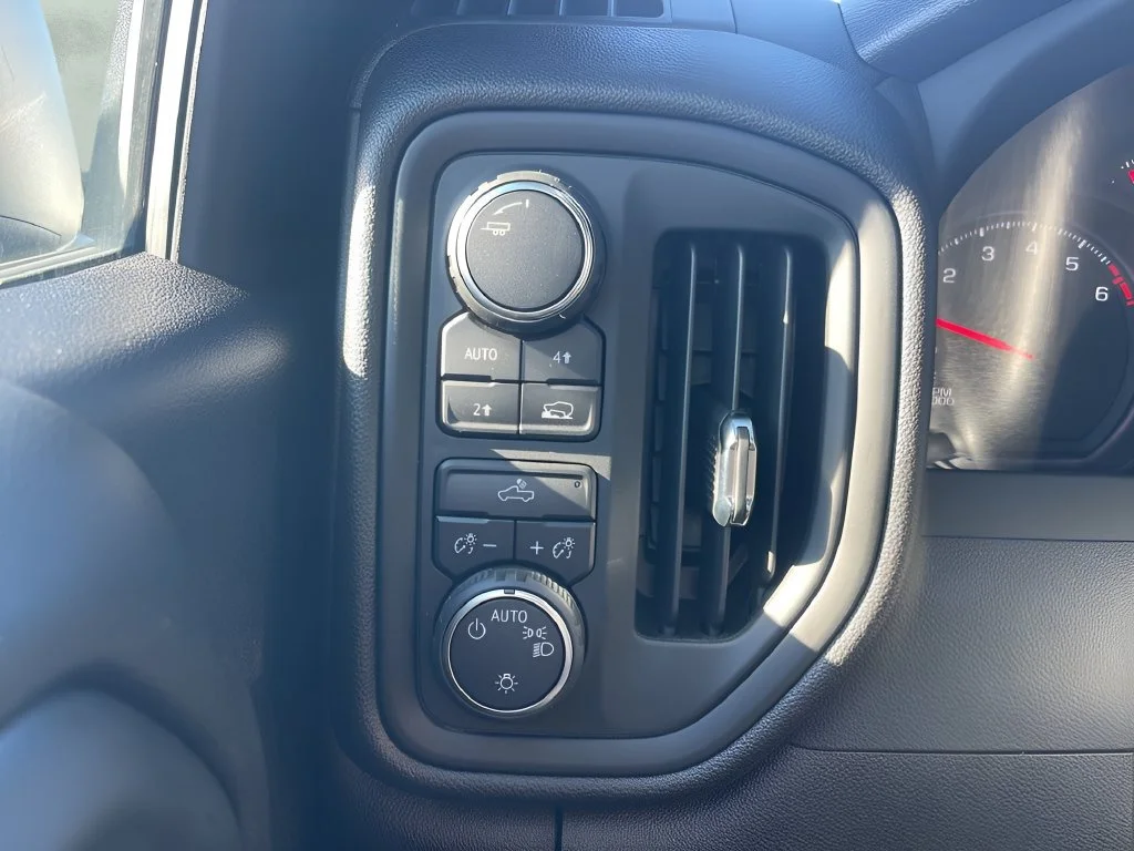 Used 2025 Summit White Chevrolet Custom image 23