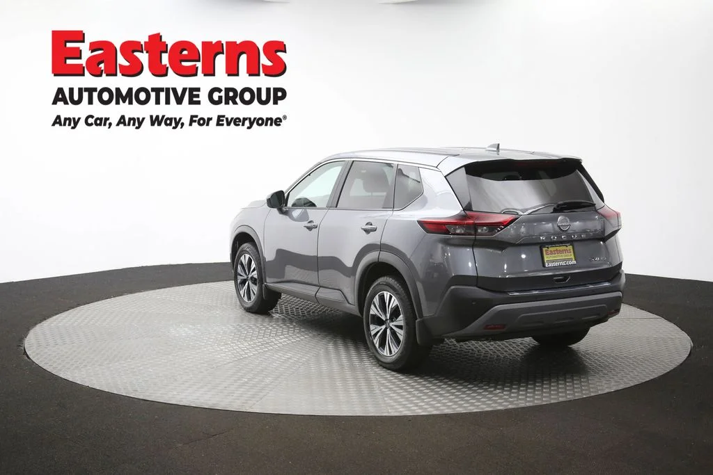 Used 2023 Gray Nissan SV image 65