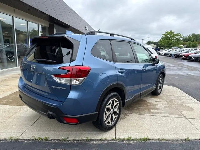 Certified Used 2021 Blue Subaru Premium image 18