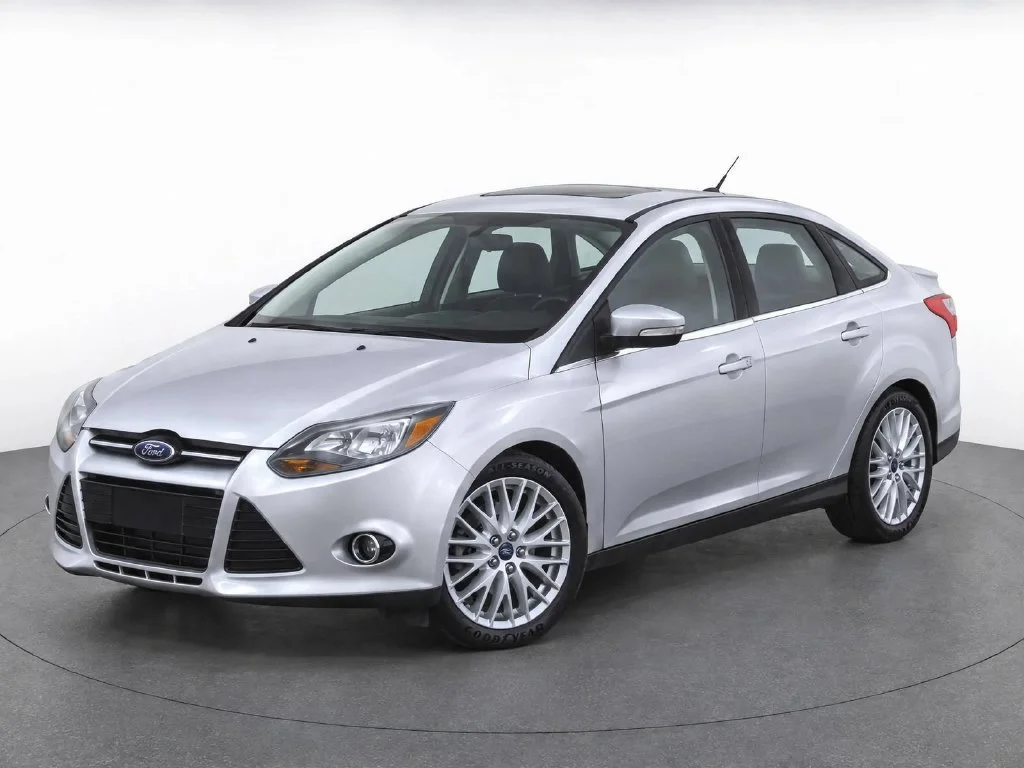 Used 2014 Silver Ford Titanium image 2
