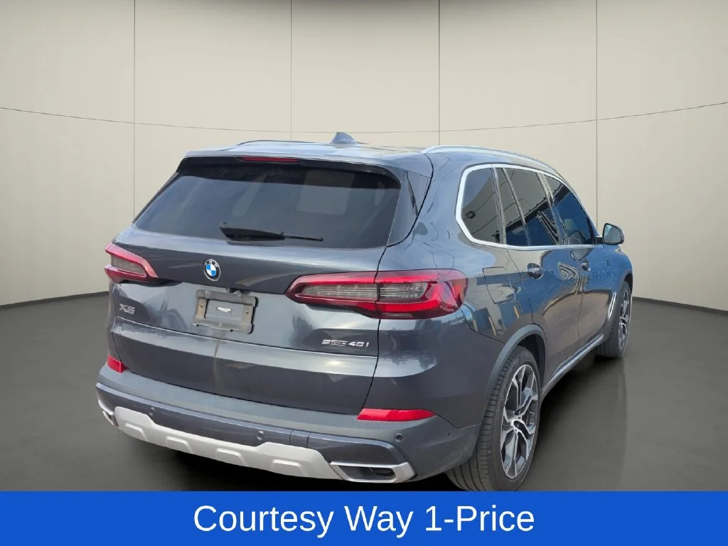 Used 2022 Gray BMW sDrive40i image 9