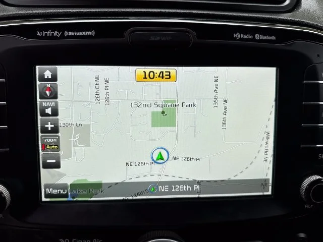 Used 2015 Latte Brown Kia Plus image 23