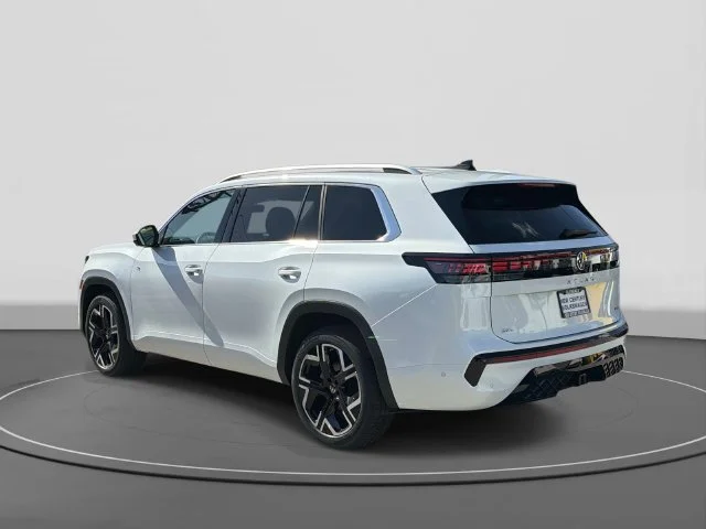 2027 Volkswagen Atlas photo 3