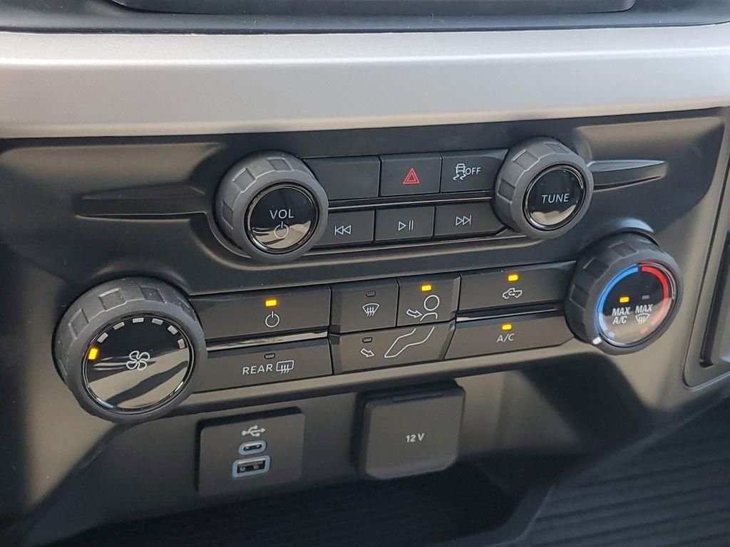New 2026 Oxford White Ford F-550® XL image 19