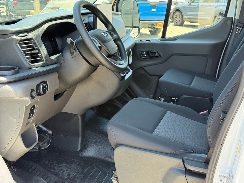 New 2026 Oxford White Ford Cargo Van image 5