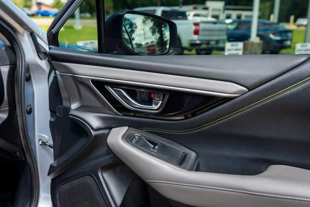 Used 2021 Ice Silver Metallic Subaru Onyx Edition XT image 22