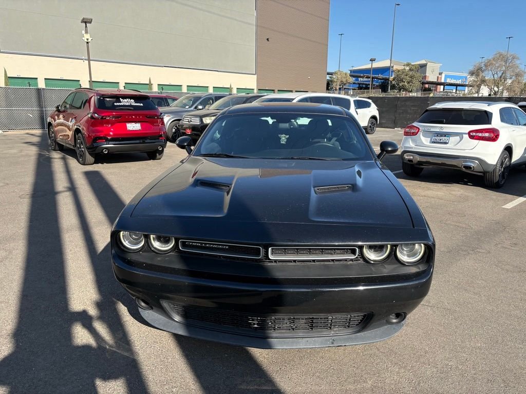 Used 2015 Pitch Black Clearcoat Dodge SXT image 3