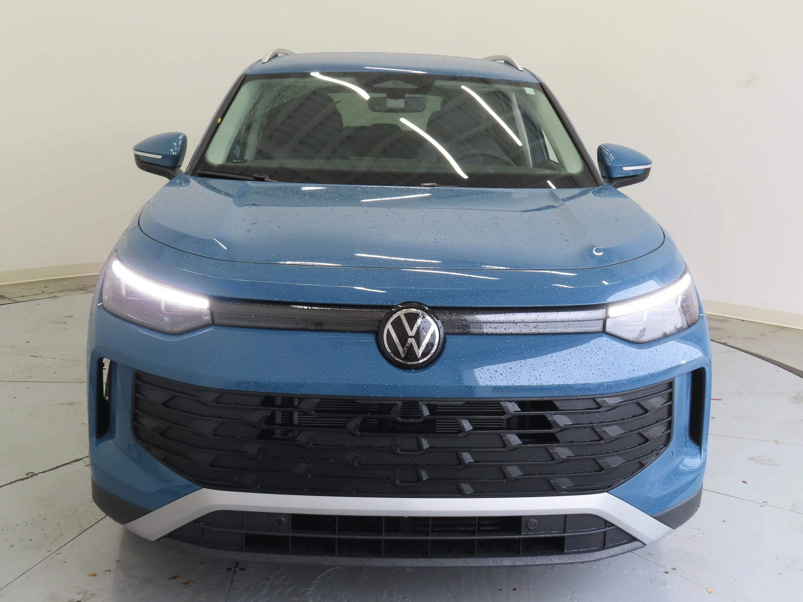 2025 Volkswagen Tiguan SE - Photo 7