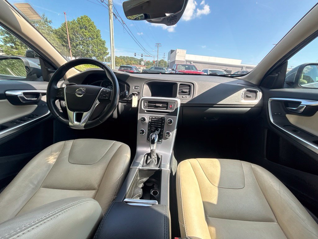 Used 2017 Gray Volvo T5 Premier image 18