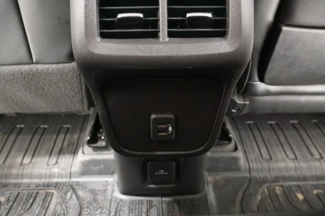 Used 2024  GMC SLT image 28