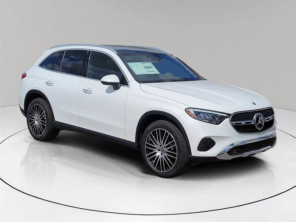 New 2026 MANUFAKTUR Moonlight White Metallic Mercedes-Benz GLC 300 image 1