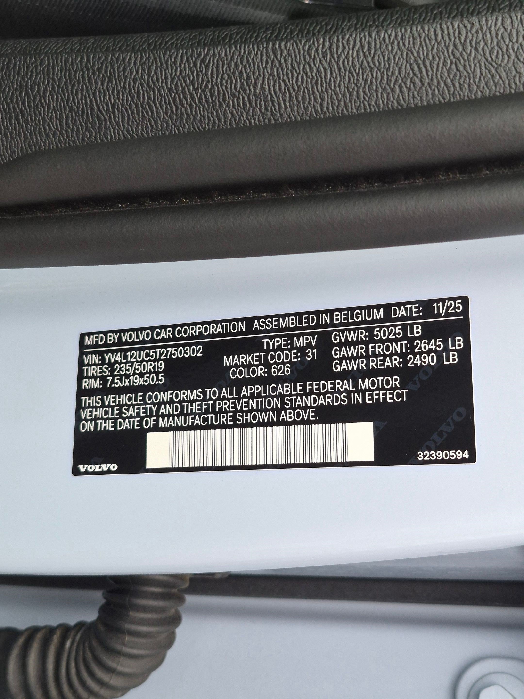 Certified Used 2026 Cloud Blue Volvo Plus image 32
