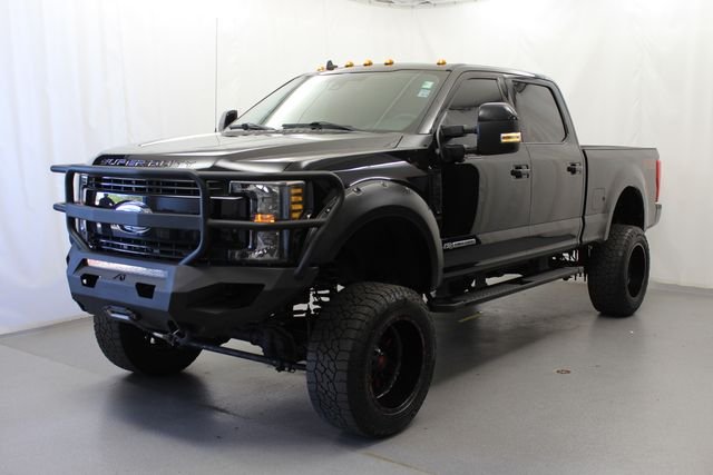 Used 2019 Black Metallic Ford Lariat image 12