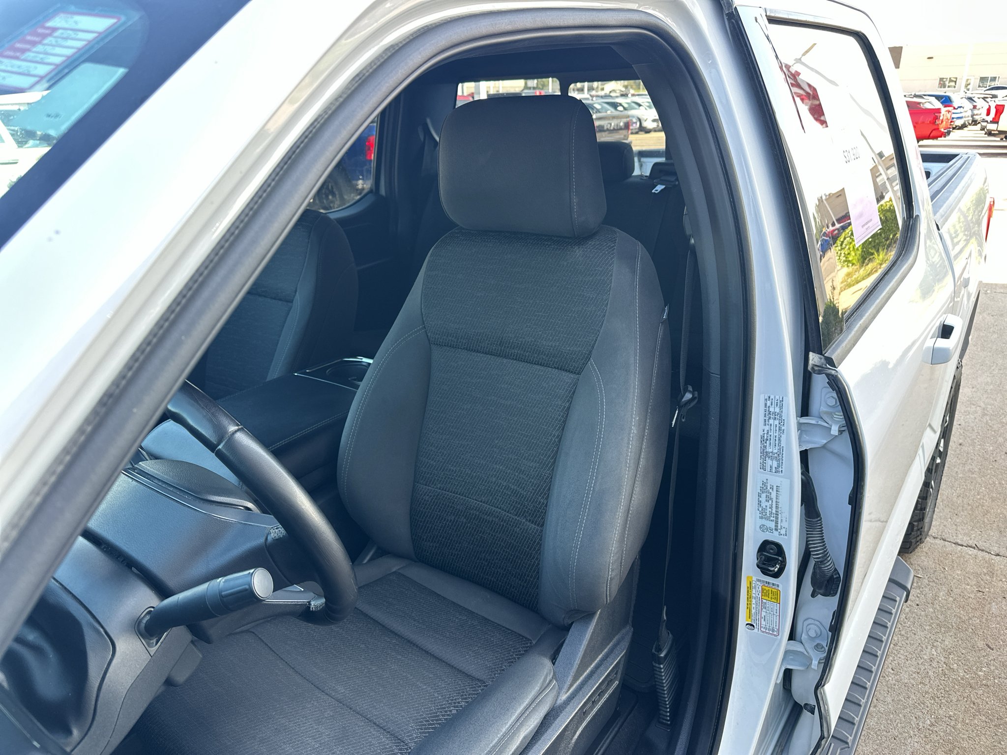 Used 2023 Oxford White Ford XLT image 30