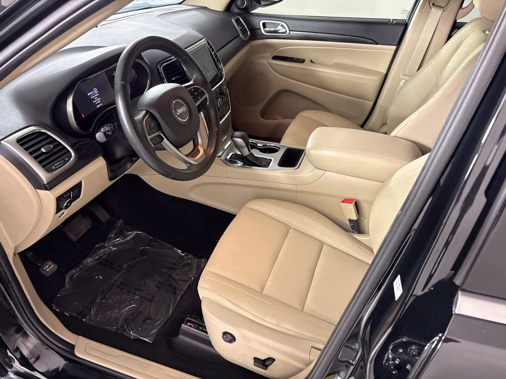 Used 2022 Black Jeep Laredo E image 25