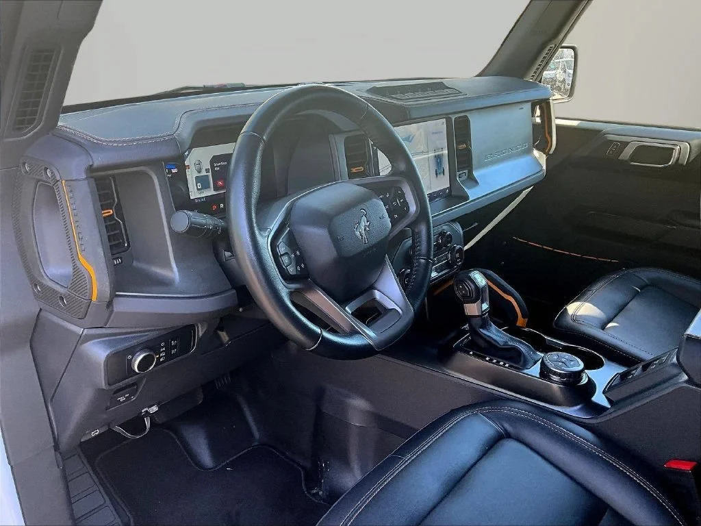 Used 2024 Oxford White Ford Badlands image 19