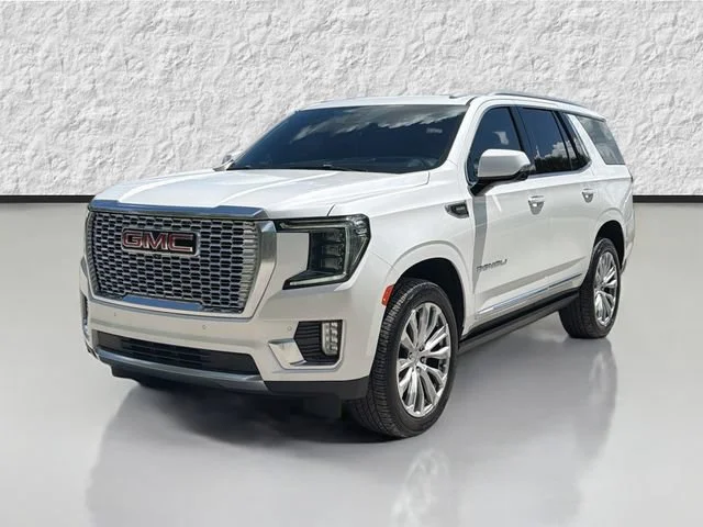 Used 2022 White Frost Tricoat GMC Denali image 7