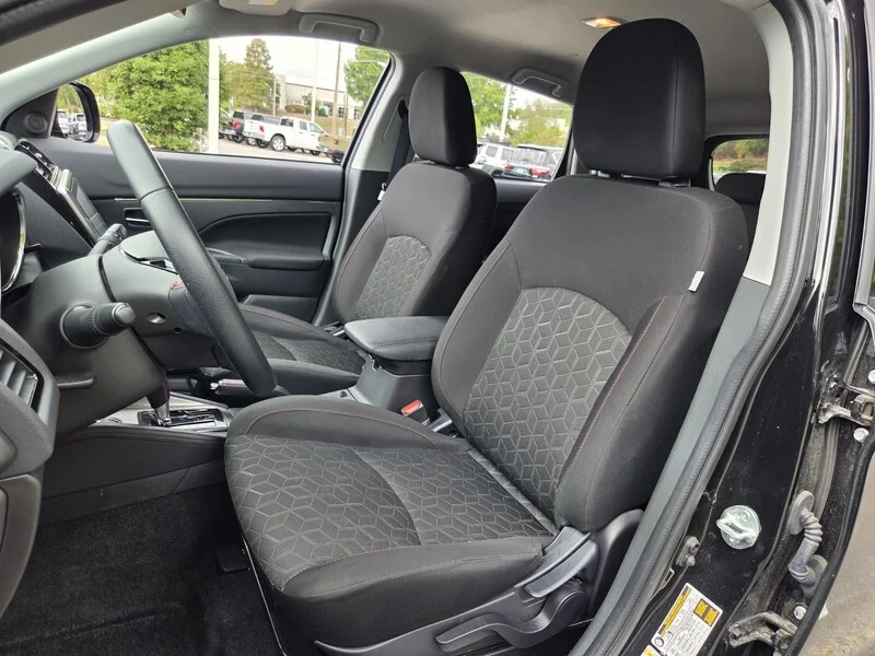 Used 2025 Labrador Black Pearl MITSUBISHI 2.0 LE image 8