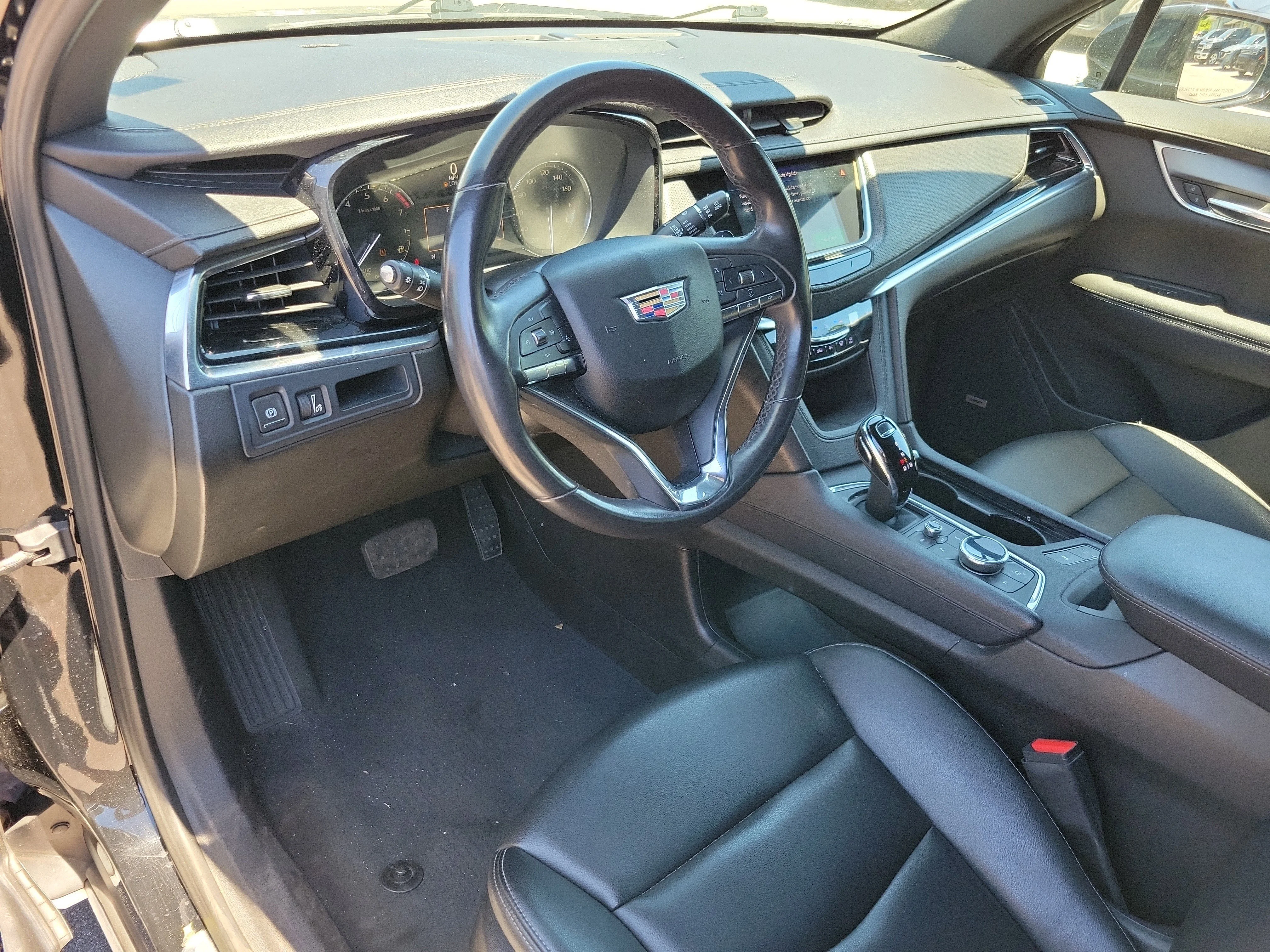 Used 2023 Stellar Black Metallic Cadillac FWD Luxury image 5