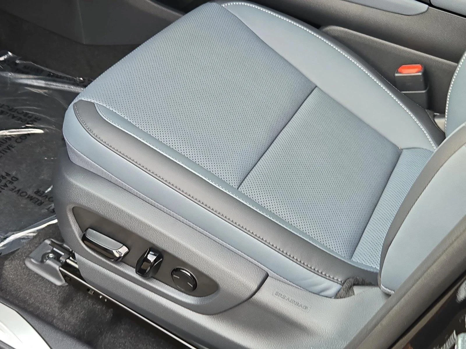 New 2026 Caviar Lexus  450e PREMIUM AWD image 4