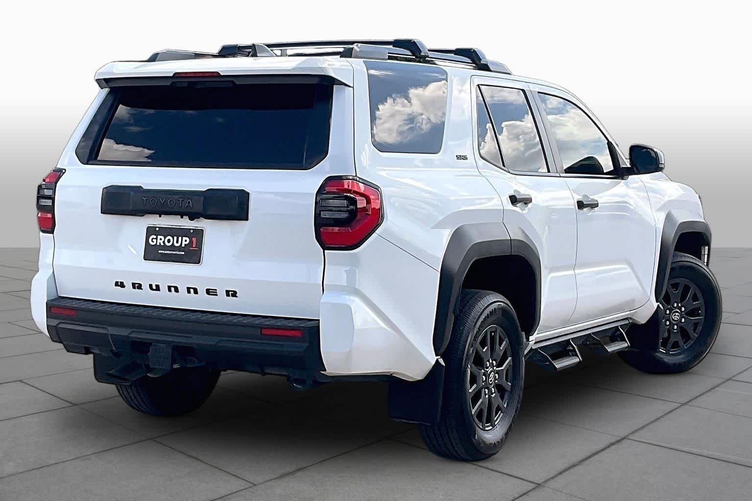 Used 2025 Ice Cap Toyota SR5 image 13
