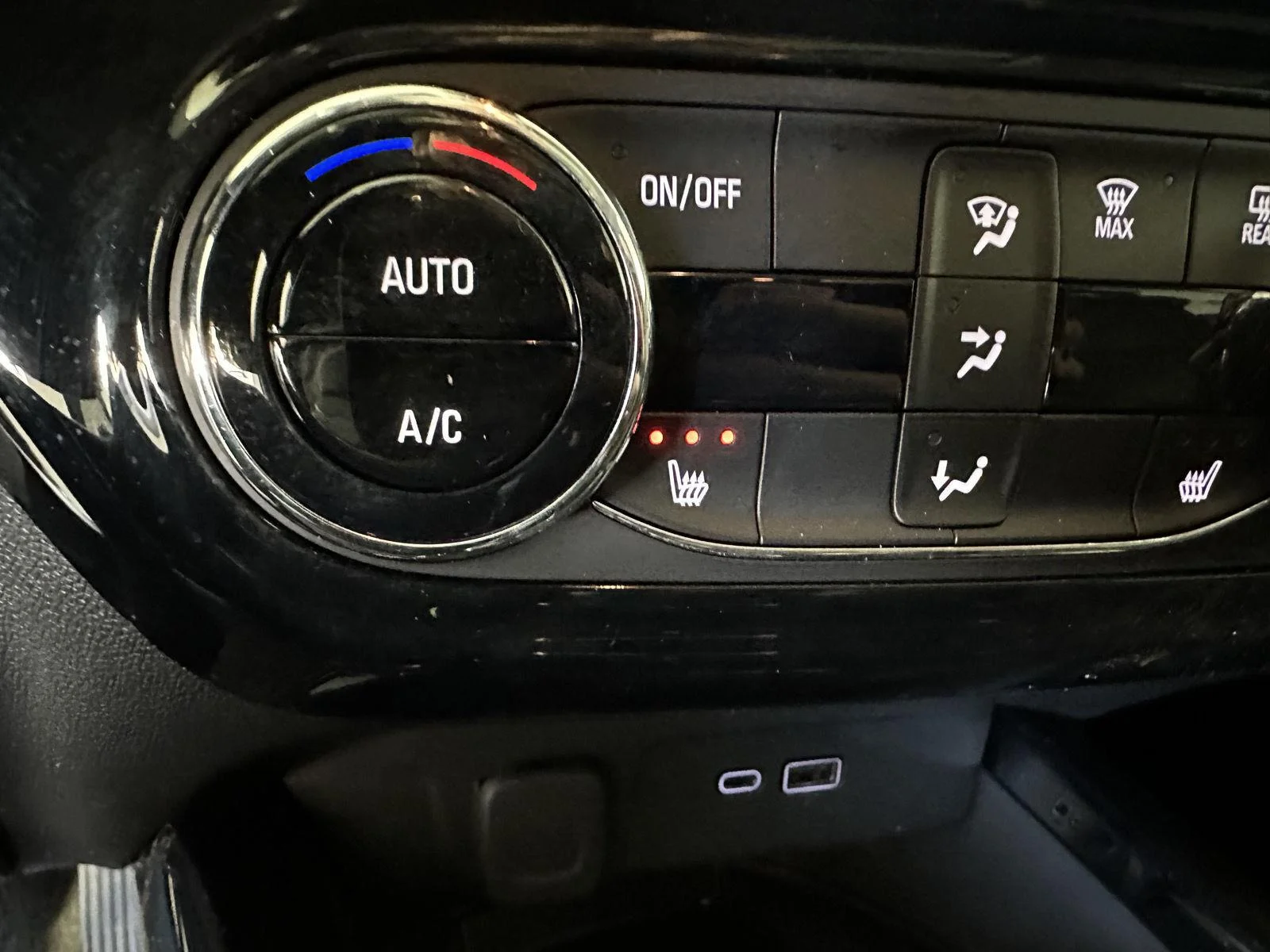 Used 2024 Sterling Gray Metallic Chevrolet ACTIV image 9