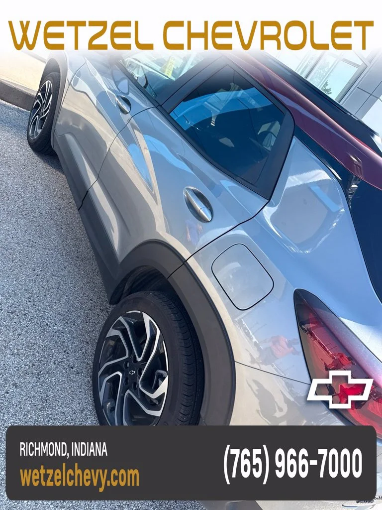 Used 2025 Gray Chevrolet RS image 3