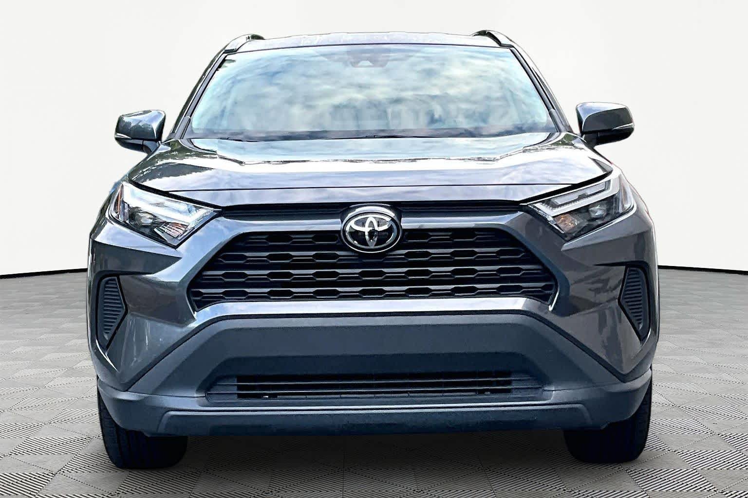 Used 2025 Magnetic Gray Metallic Toyota XLE image 4