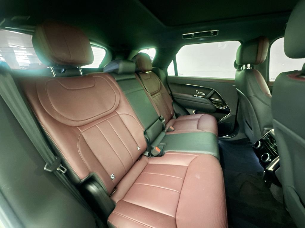 Certified Used 2025 White Land Rover Dynamic SE image 28