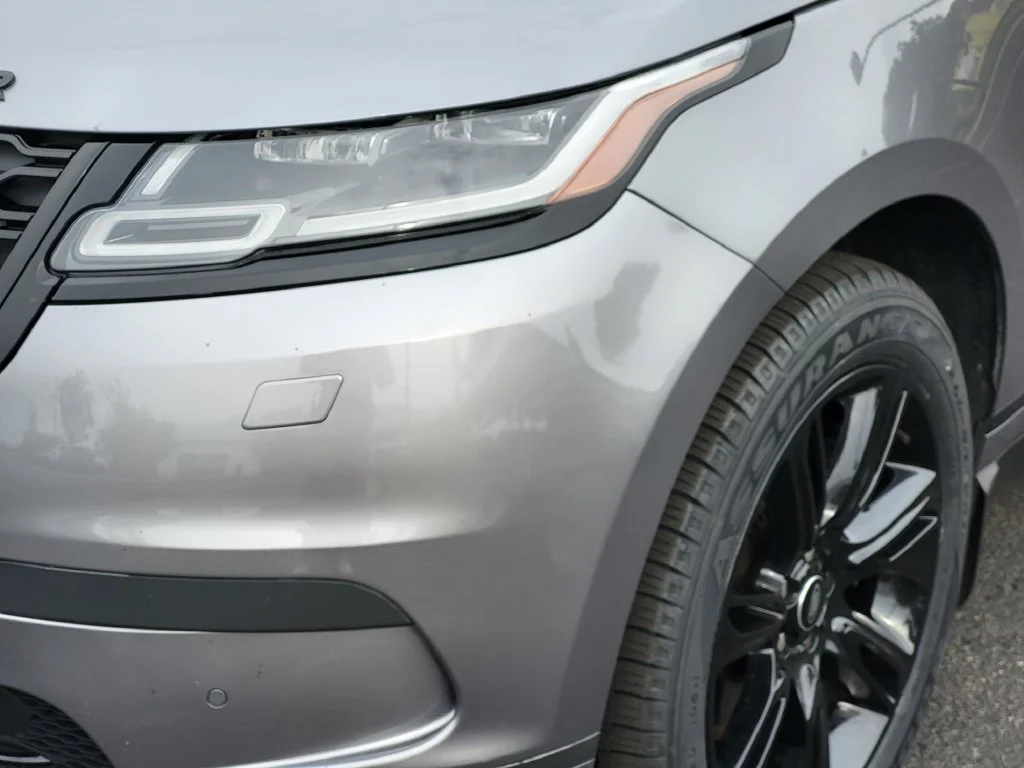 Used 2023  Land Rover S image 4