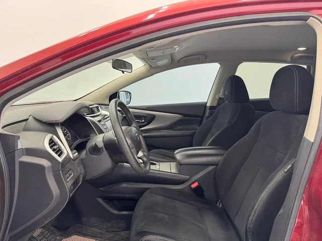 Used 2016 Cayenne Red Metallic Nissan S image 18