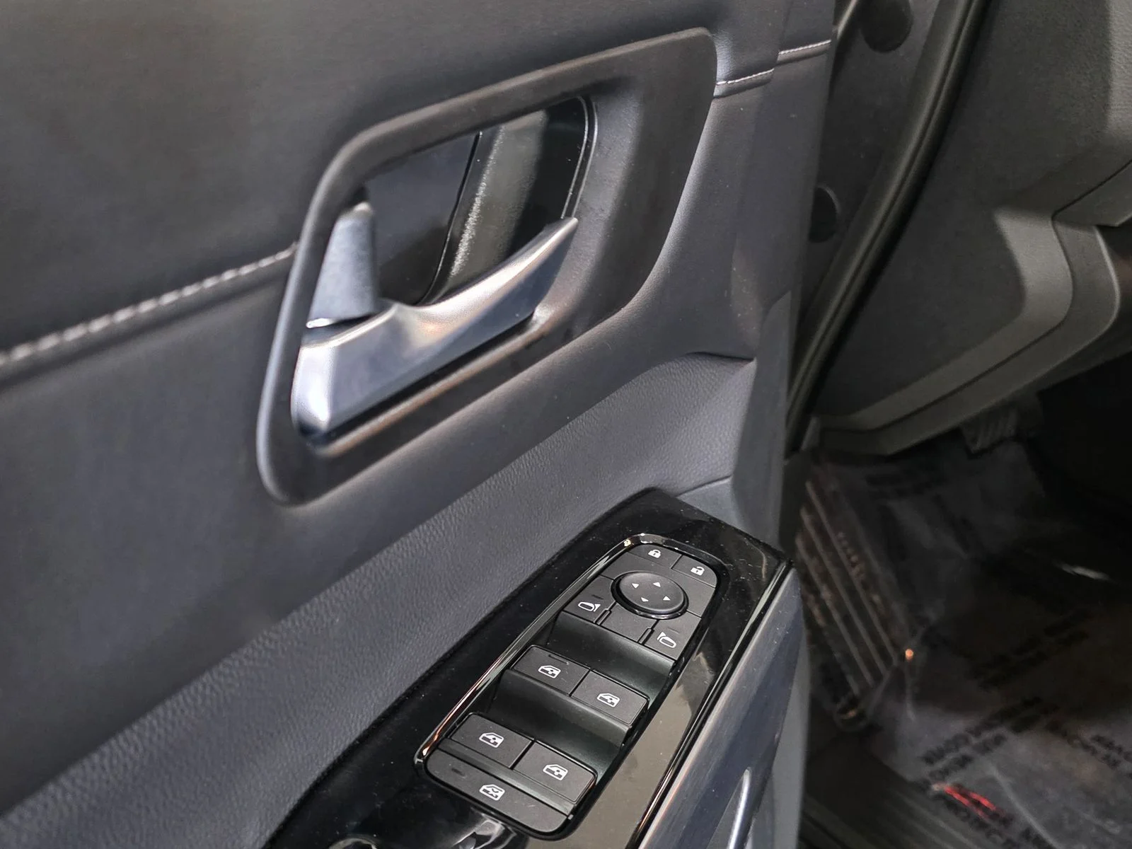 New 2026 Gun Metallic Nissan SL image 19