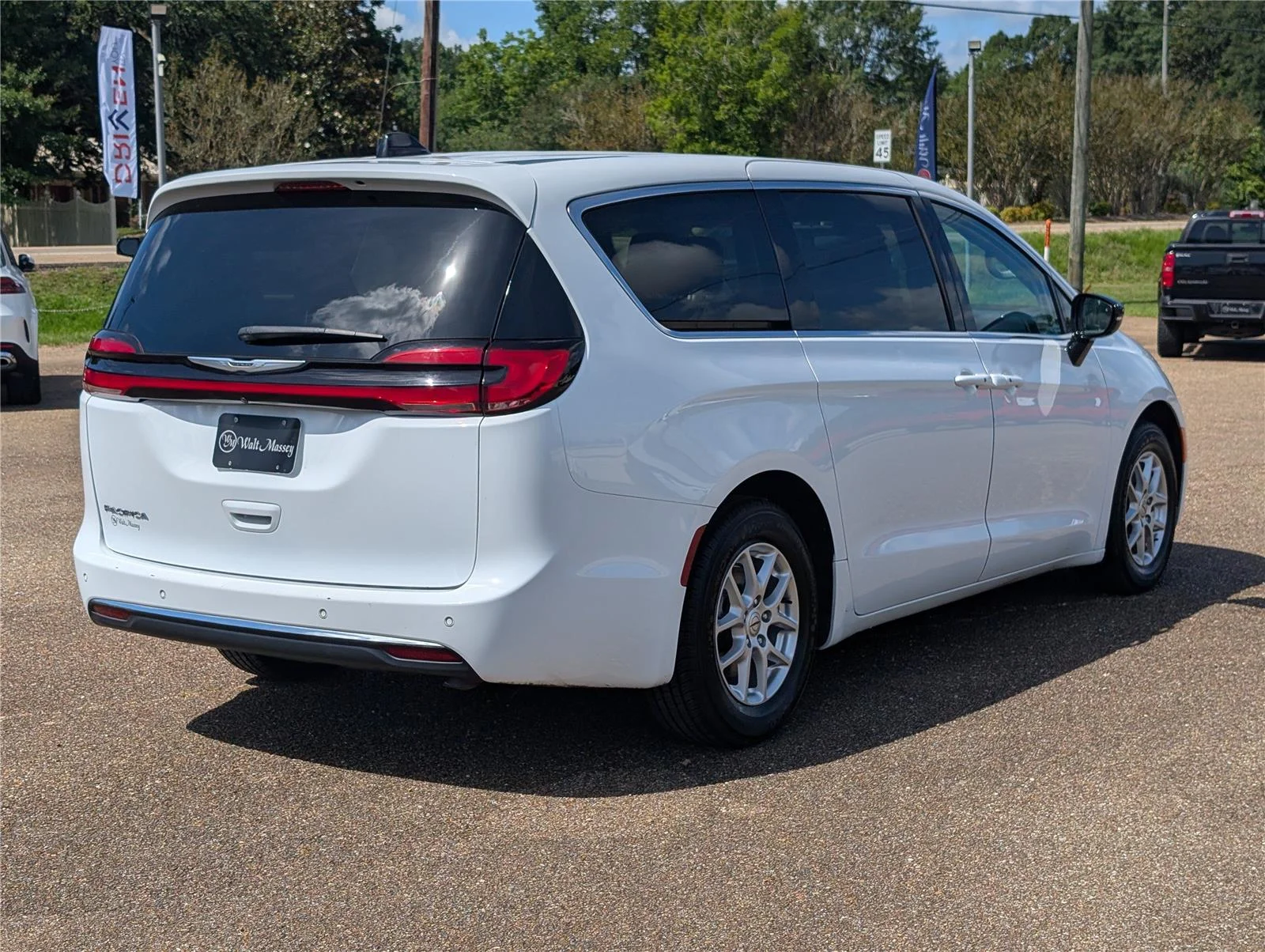 Used 2024 Bright White Clearcoat Chrysler Touring L image 5