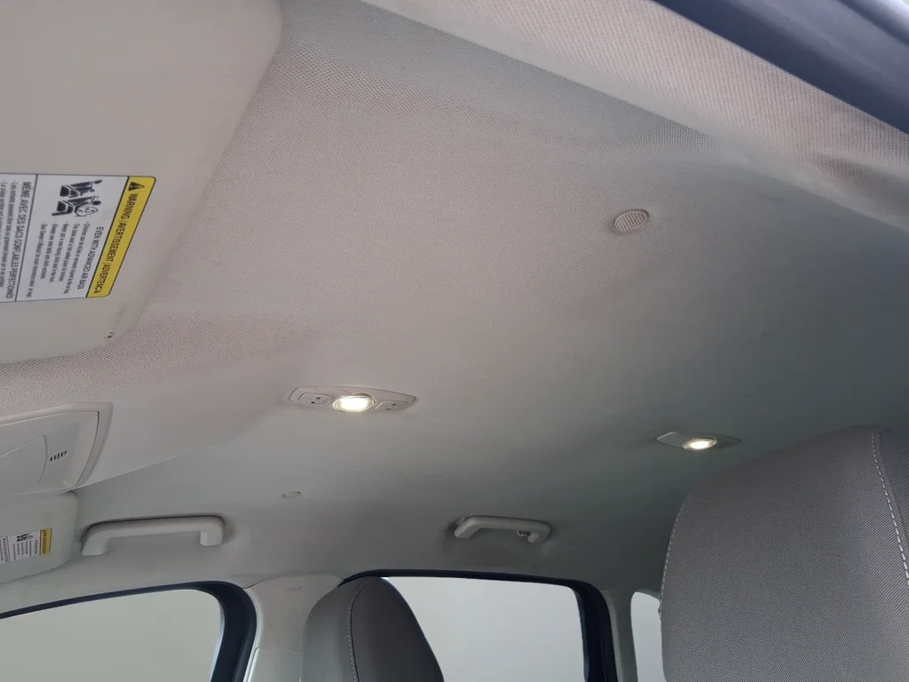 Used 2013 Silver Ford SE image 19