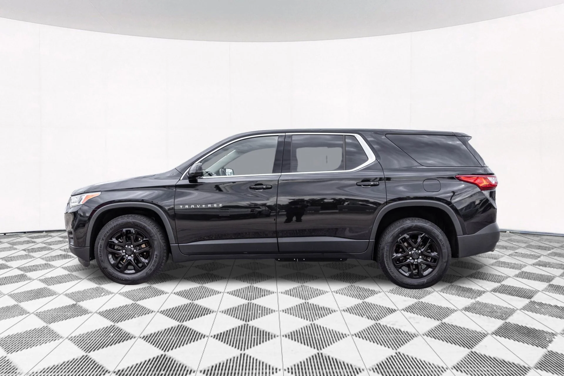 Used 2019 MOSAIC BLACK METALLIC Chevrolet LS image 13