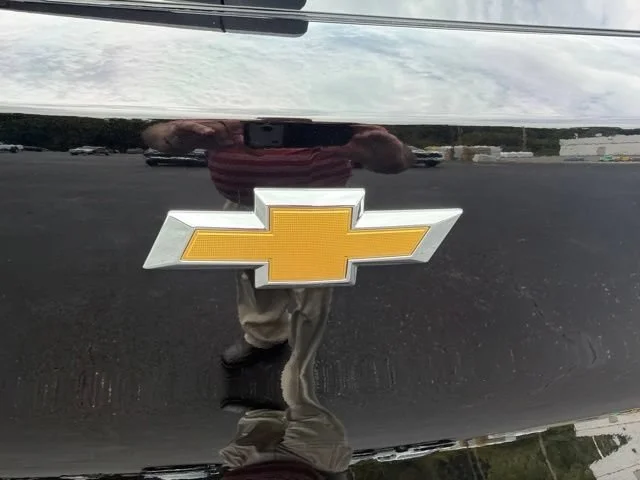 New 2026 Mosaic Black Metallic Chevrolet LT image 17